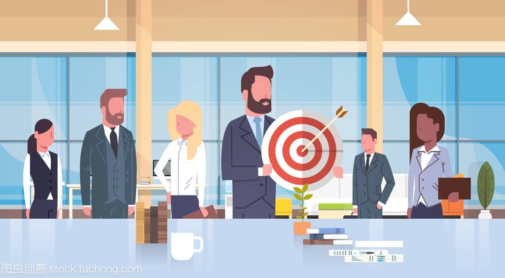 集团的业务人员持有目标团队和战略概念混合团队在现代办公室成功的商人和女实业家